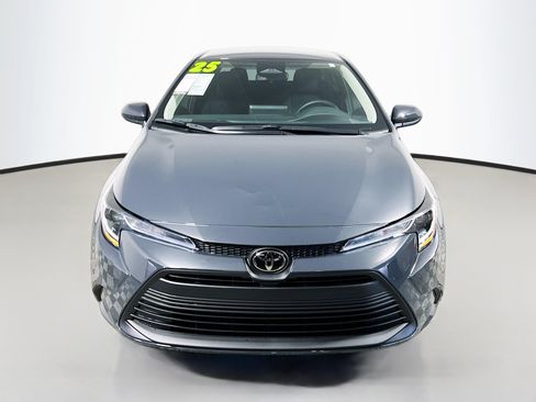 Used 2025 Toyota Corolla LE FWD image 11