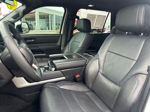 Used 2025 Toyota Sequoia Platinum AWD/4WD image 21