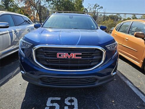 Used 2020 GMC Terrain SLE w/ Driver Convenience Package image 3