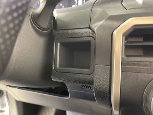 Used 2025 Toyota Tacoma SR image 30