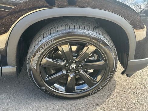 Used 2025 Honda Pilot Black Edition image 13