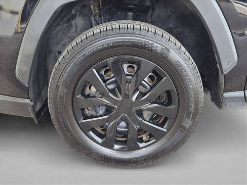 Used 2022 Toyota RAV4 LE FWD image 23