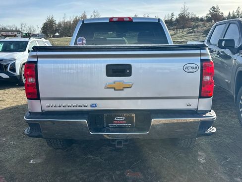 Used 2018 Chevrolet Silverado 1500 LT w/ LT Eassist Package image 3