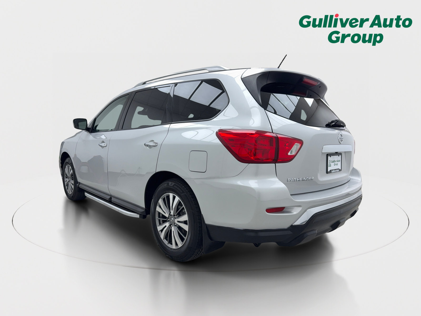 Used 2018 Nissan Pathfinder S FWD image 4