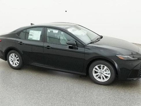 New 2026 Toyota Camry Hybrid FWD image 11