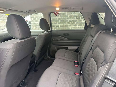 Certified 2024 Nissan Pathfinder S image 10