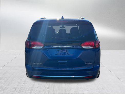 Used 2020 Chrysler Pacifica Limited image 6