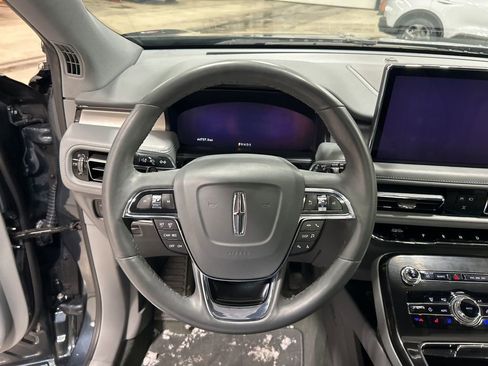 Used 2022 Lincoln Nautilus Reserve image 16