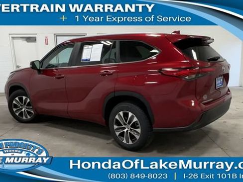 Used 2023 Toyota Highlander XLE FWD image 9