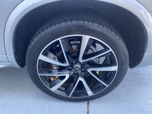 Used 2018 Volvo XC90 T6 Momentum w/ Momentum Plus Package AWD/4WD image 11