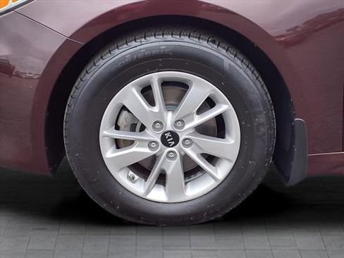Used 2016 Kia Optima LX image 9