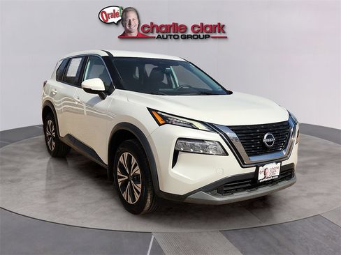 Used 2023 Nissan Rogue SV image 7