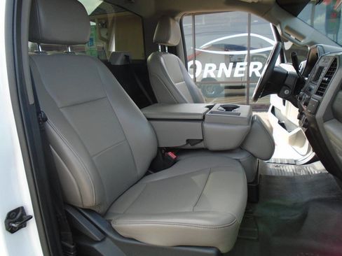 Used 2020 Ford F250 XL w/ Power Equipment Group image 10