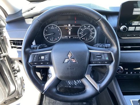 Used 2024 Mitsubishi Outlander SE AWD/4WD image 28