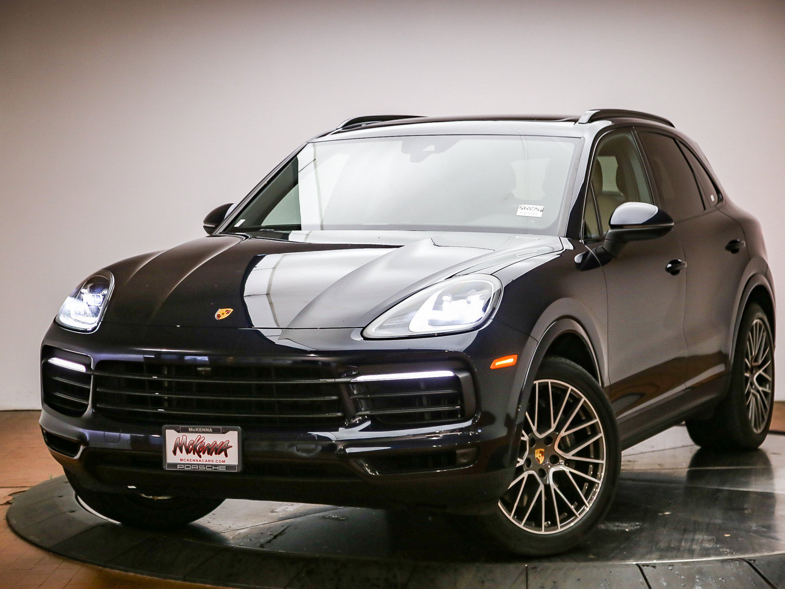 Certified 2023 Porsche Cayenne AWD/4WD image 1