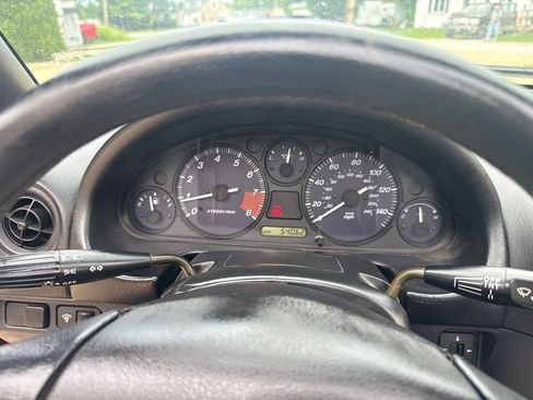 Used 1999 MAZDA MX-5 Miata RWD image 14