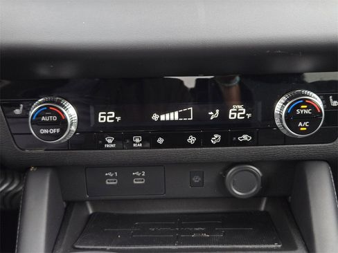 Used 2025 Mitsubishi Outlander SE image 14