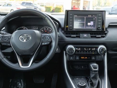 Used 2022 Toyota RAV4 XLE Premium AWD/4WD image 27