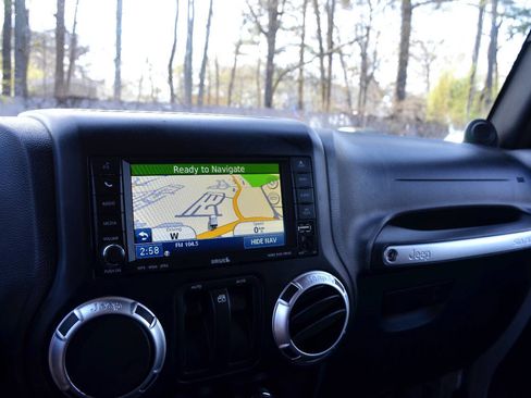 Used 2011 Jeep Wrangler Rubicon w/ Dual Top Group image 16