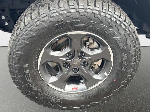 Used 2023 Jeep Gladiator Rubicon w/ LED Lighting Group AWD/4WD image 10