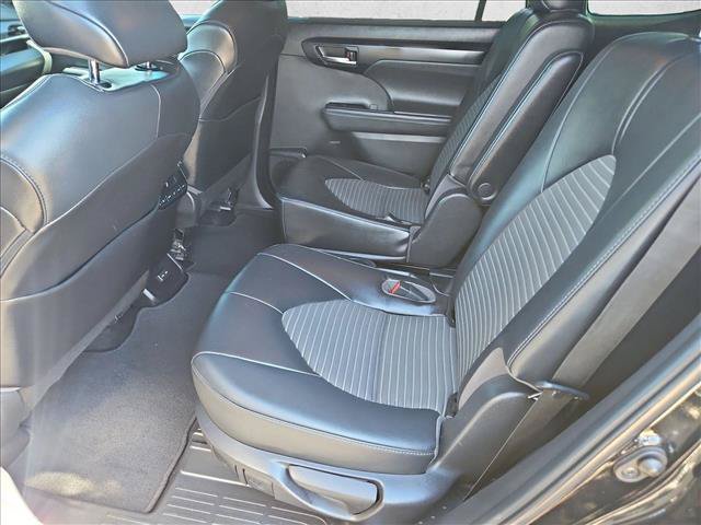 Used 2022 Toyota Highlander XSE AWD/4WD image 20