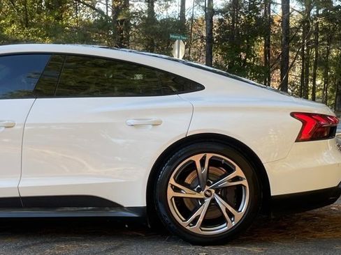 Used 2022 Audi e-tron GT Premium Plus image 5