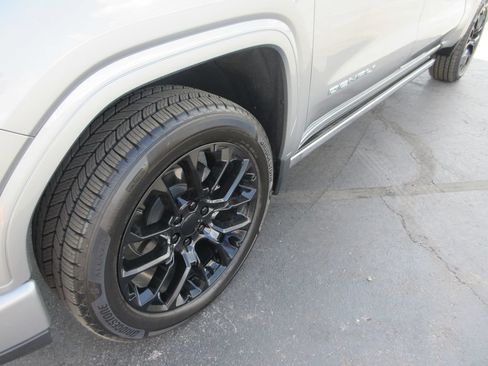 Certified 2023 GMC Sierra 1500 Denali w/ Denali Reserve Package AWD/4WD image 15