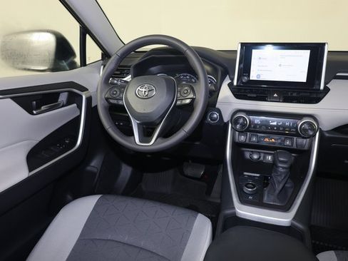 Used 2023 Toyota RAV4 XLE image 9
