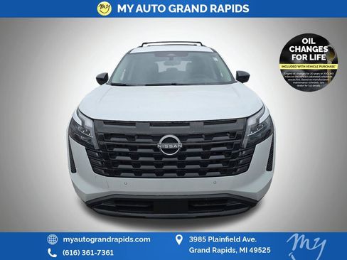 Used 2026 Nissan Pathfinder SV AWD/4WD image 2