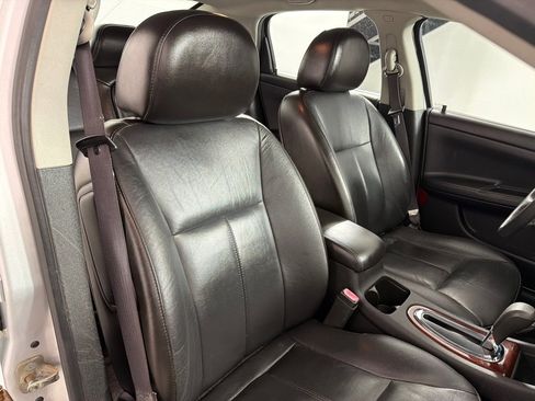 Used 2009 Chevrolet Impala LT FWD image 24