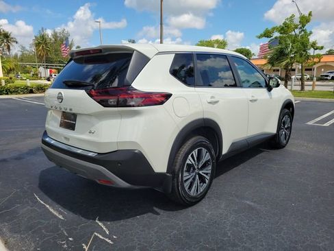 Used 2022 Nissan Rogue SV FWD image 4