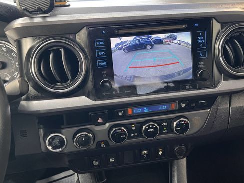 Used 2017 Toyota Tacoma TRD Off-Road image 26