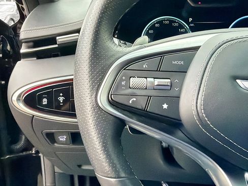 Used 2024 Genesis GV70 2.5T w/ Sport Prestige Package image 38