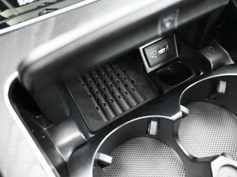 Used 2020 Mercedes-Benz E 450 4MATIC Wagon w/ Premium Package image 32