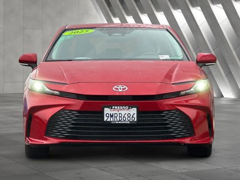 Used 2025 Toyota Camry LE image 9