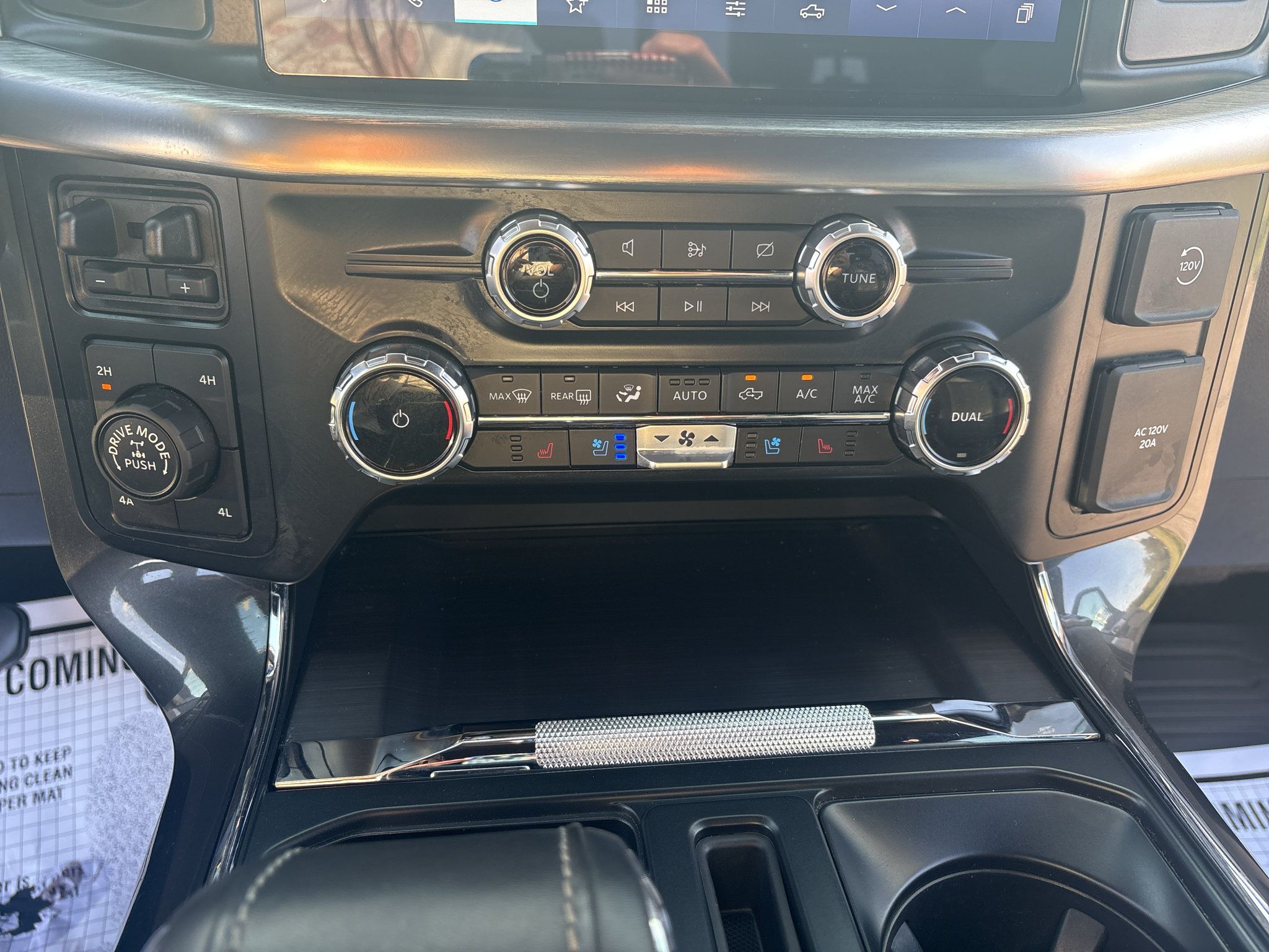 Used 2023 Ford F150 Lariat w/ Max Trailer Tow Package AWD/4WD image 14