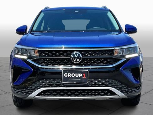 Used 2023 Volkswagen Taos SE w/ Black Wheel Package image 4