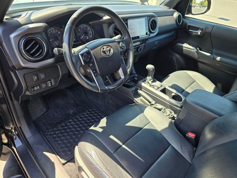 Used 2021 Toyota Tacoma TRD Off-Road AWD/4WD image 10