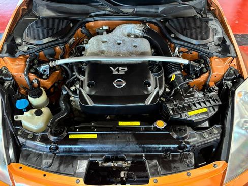 Used 2004 Nissan 350Z Touring w/ Aerodynamics Pkg image 30