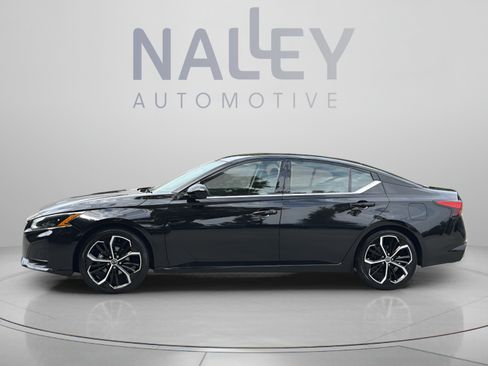 Used 2024 Nissan Altima 2.5 SR FWD image 2