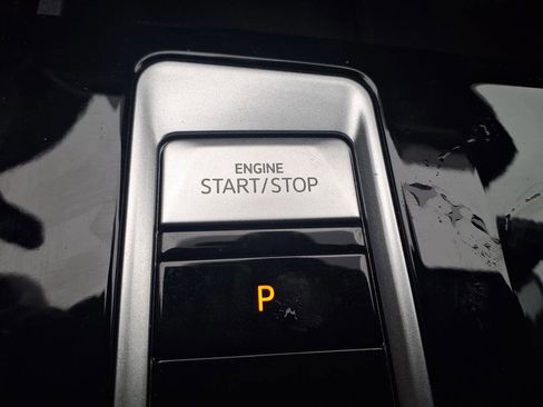 Used 2024 Volkswagen Atlas Cross Sport SEL Premium R-Line image 41