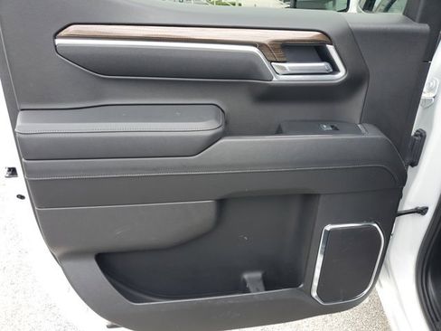 Used 2025 Chevrolet Silverado 1500 LT image 19