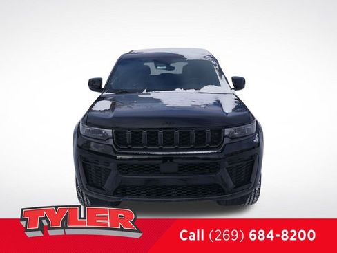 New 2026 Jeep Grand Cherokee Altitude AWD/4WD image 2