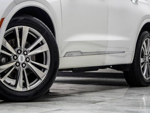Used 2022 Cadillac XT6 Premium Luxury AWD/4WD image 3