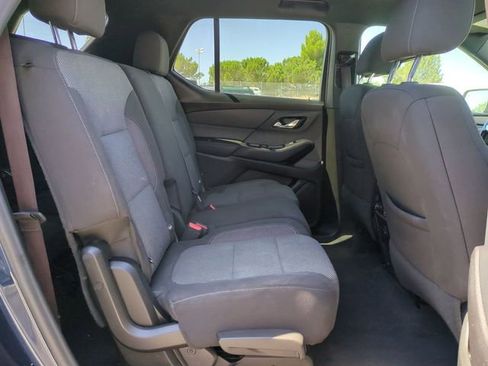 Used 2023 Chevrolet Traverse LT FWD image 33