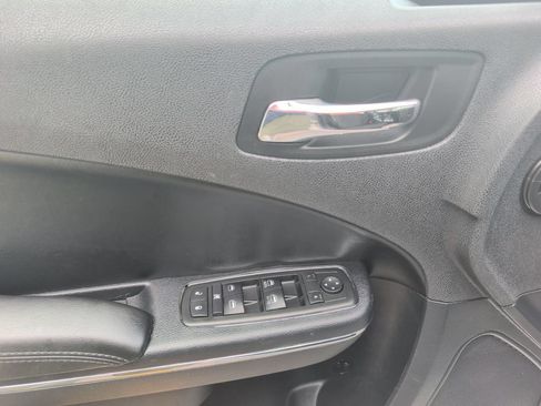 Used 2013 Dodge Charger SE RWD image 10
