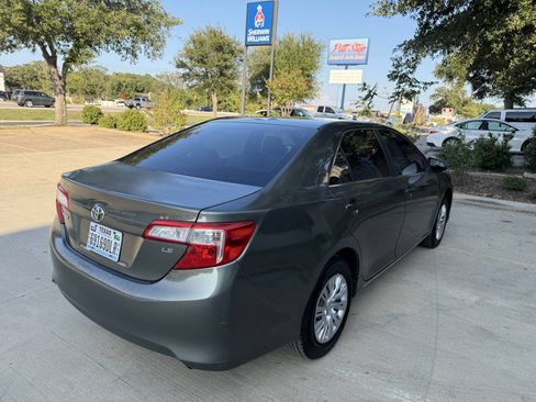Used 2014 Toyota Camry LE FWD image 6