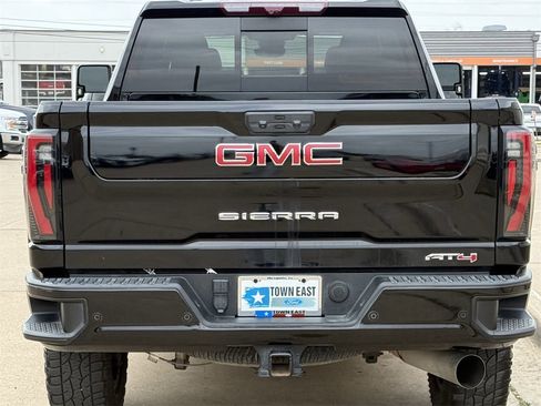 Used 2024 GMC Sierra 2500 AT4 w/ AT4 Premium Plus Package image 6
