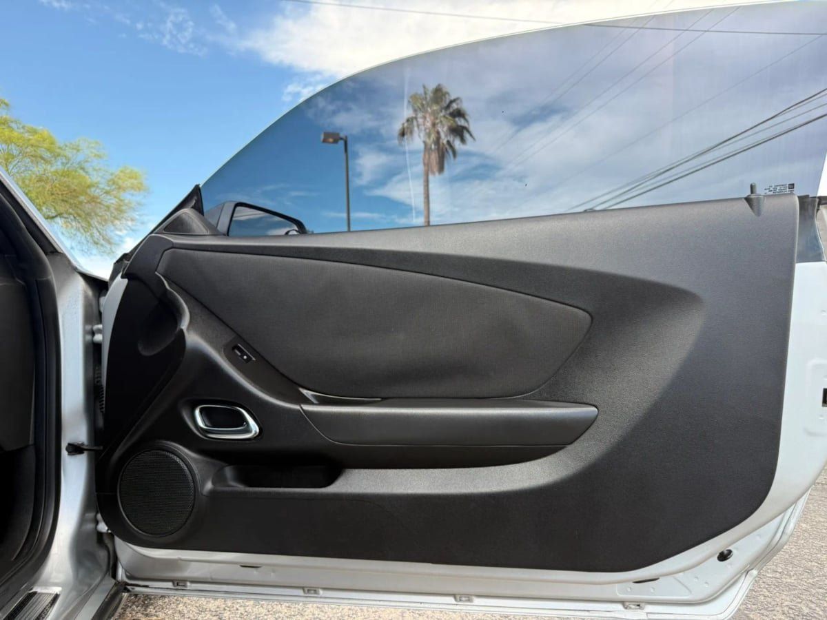 Used 2011 Chevrolet Camaro SS RWD image 31
