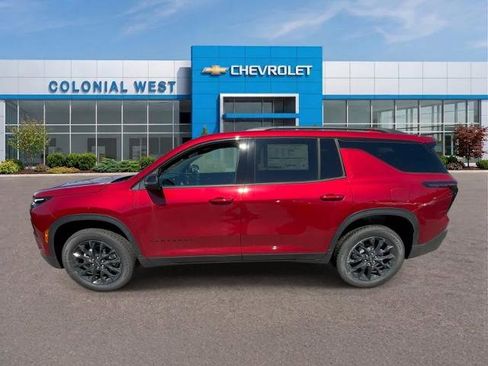Used 2026 Chevrolet Traverse LT w/ Midnight/Sport Edition AWD/4WD image 2